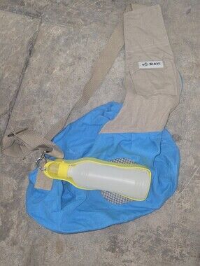 NEW Dog Carrier Cross Bodybbag With Ataxhable Waterbottle